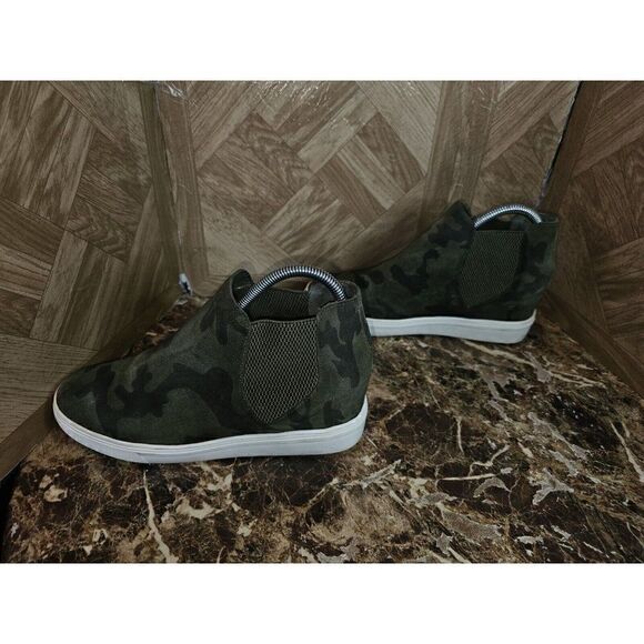 Steve Madden Women's Fashion Hidden Wedges Camouflage Slip-on Green Shoe Size... - Picture 5 of 12